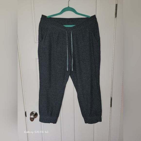 Lululemon Ready to Rulu Jogger Crop - Picture 3 of 4